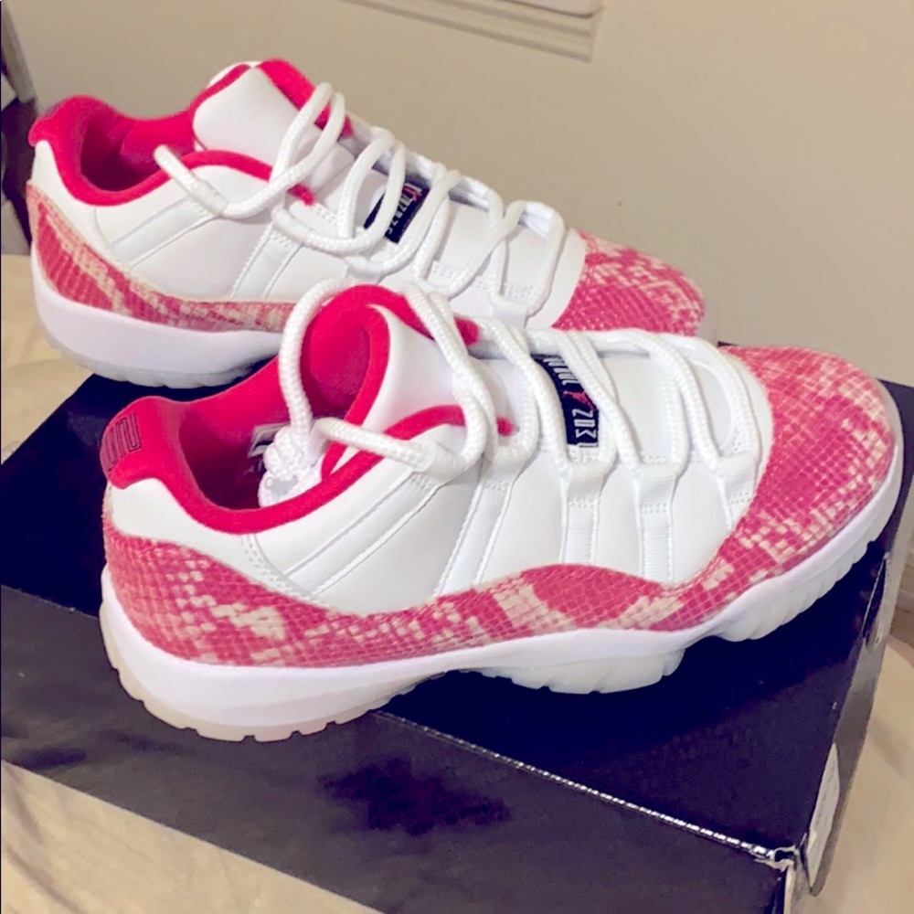 Woman’s air Jordan 11 RETRO LOW